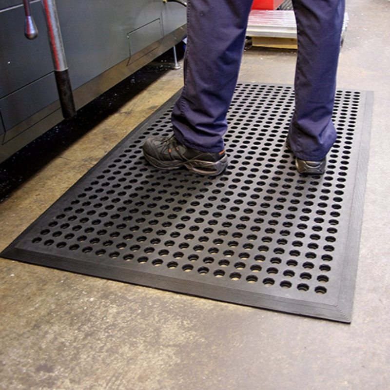 Anti Fatigue Mats Sabah | CUTTING FLUID RESISTANT RUBBER ANTI FATIGUE MATS | Rubber Floor Mat | Carpet Kota Kinabalu | Rubber Mat Supplier Sabah