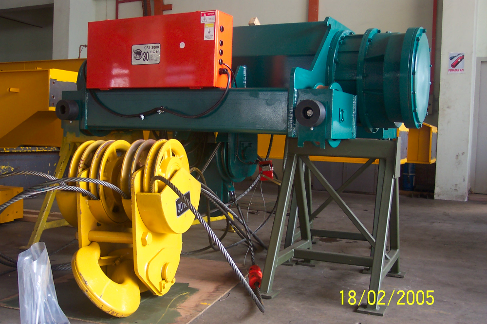 Vertex - Black Bear Wire Rope Hoist 