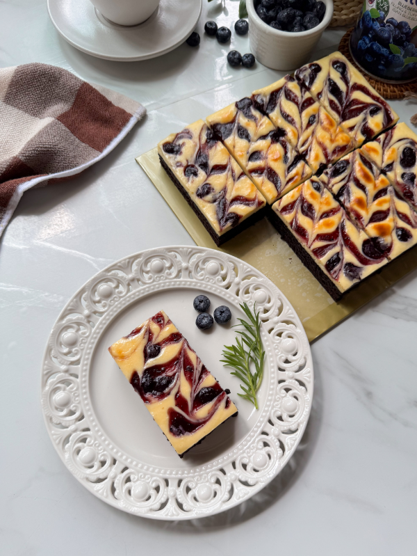 BROWNIES BLUEBERRY CHEESE